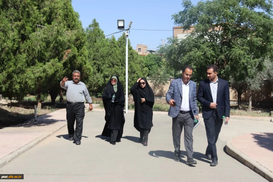  بازدید میدانی کمیته عمران دانشگاه فرهنگیان استان تهران از هر دو مجموعه پردیس زینبیه با هدف ارتقاء کمی و کیفی حوزه های آموزشی و رفاهی 
 9